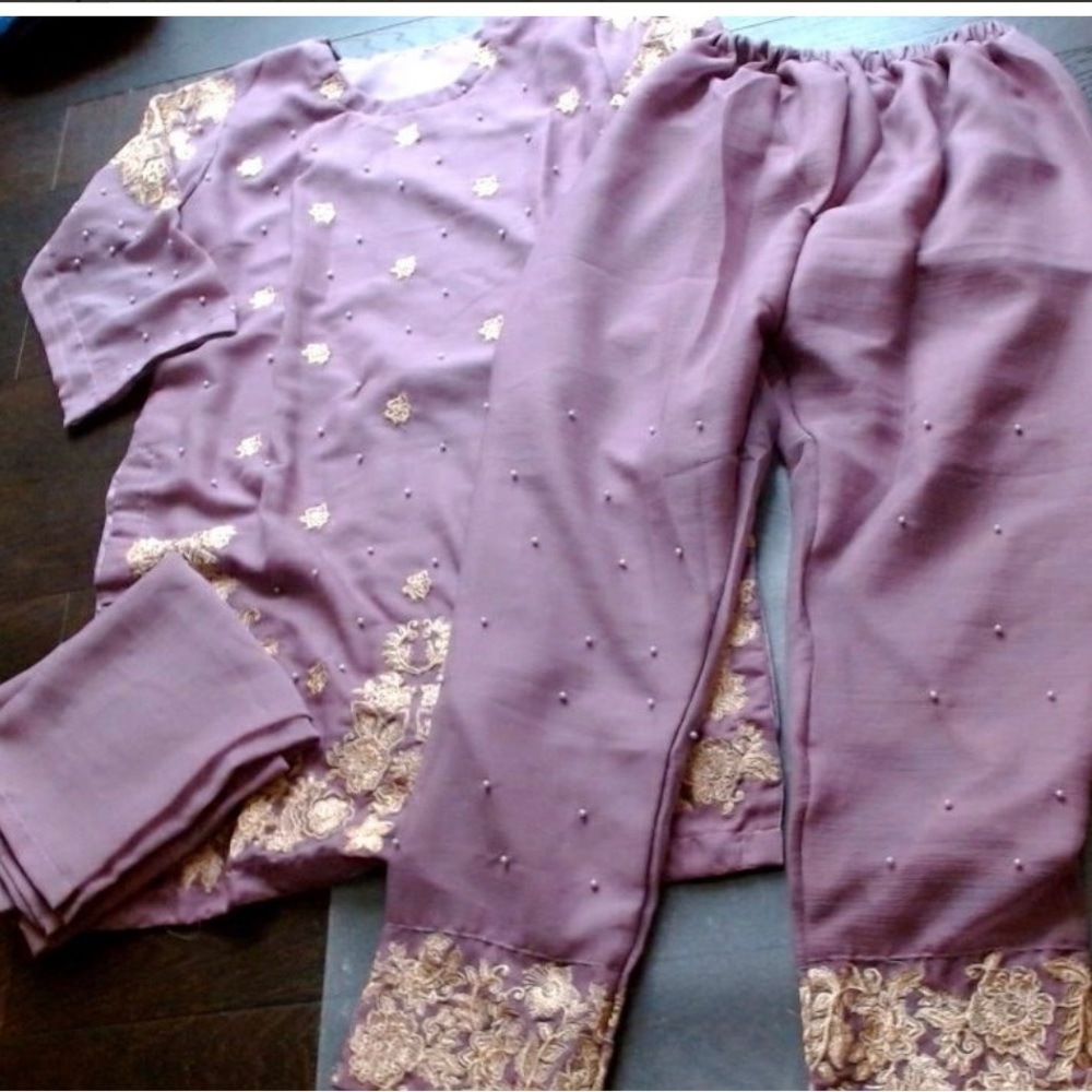 - ✨ Womens Indian 3 Piece Sequin Embroidered Top & Pants w Matching Wrap-Large✨